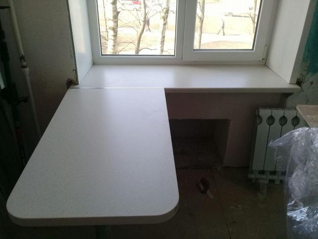 подоконник с барной стойкой